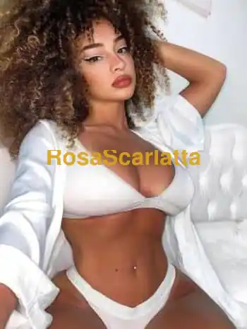 bellissima massaggiatrice amante del buon sesso preliminare lunghi e naturale... ambiente tranquillo 69 da urlo