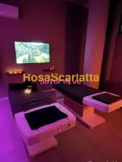 Coppia esegue stupendomassaggi