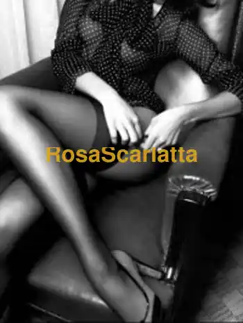 anna - intrigante casalinga italiana.