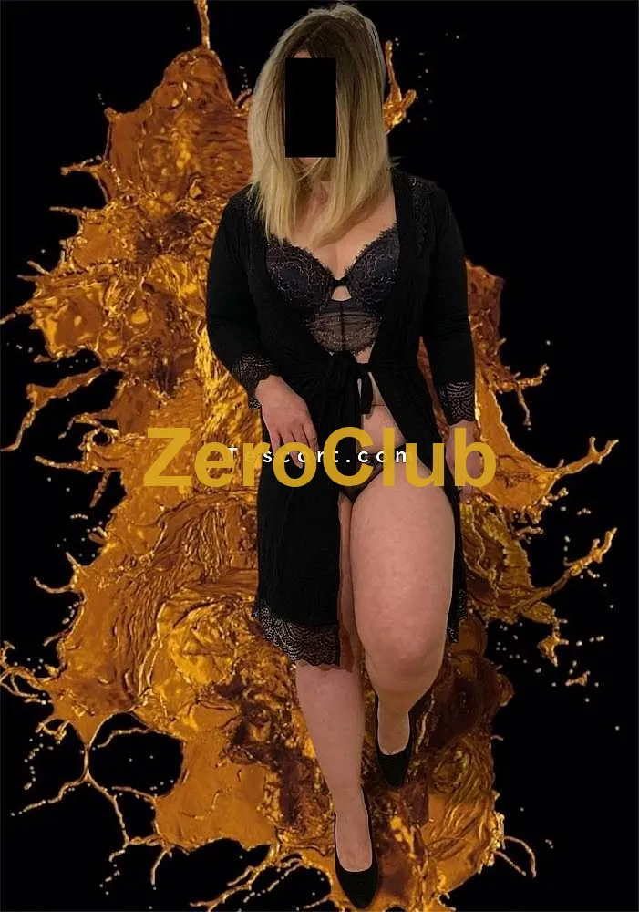 Petite Chloe