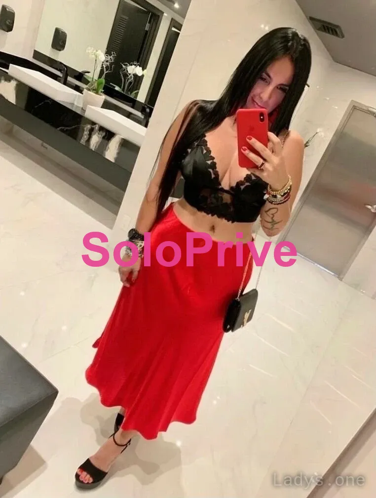 LAURA SEXY LATINA