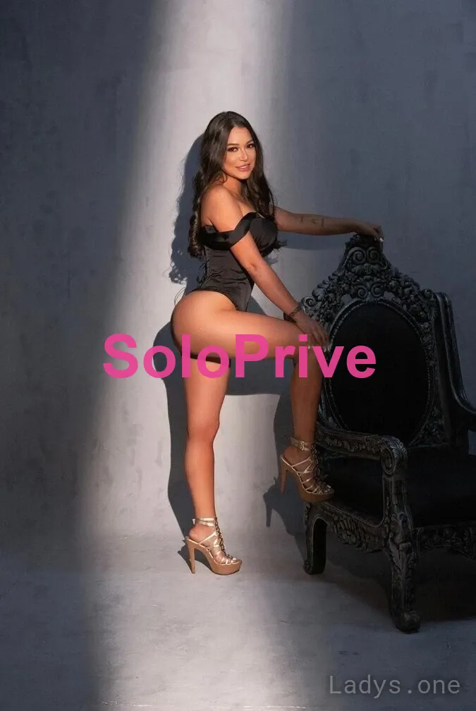 SOFIA VELEZ