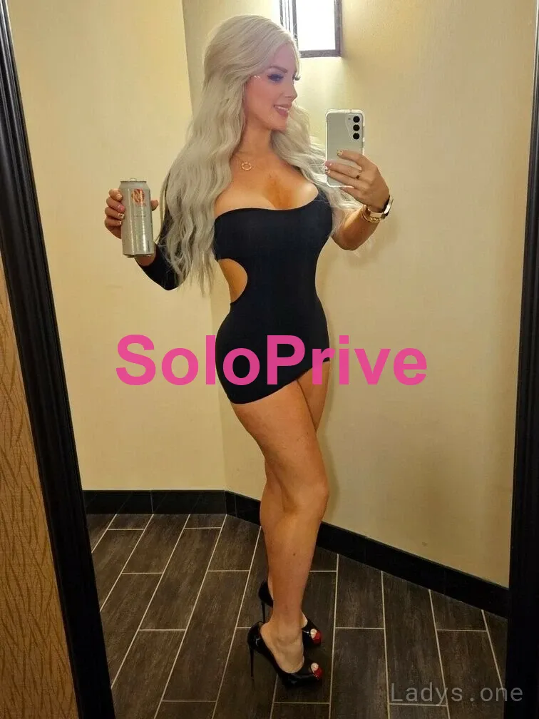 TOP RATED EXCLUSIVE COURTNEY