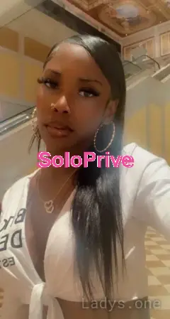Nadia rose