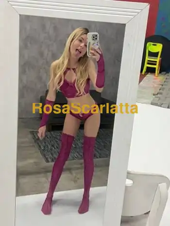 entra in un mondo di puro erotismo.... bionda peccaminosa