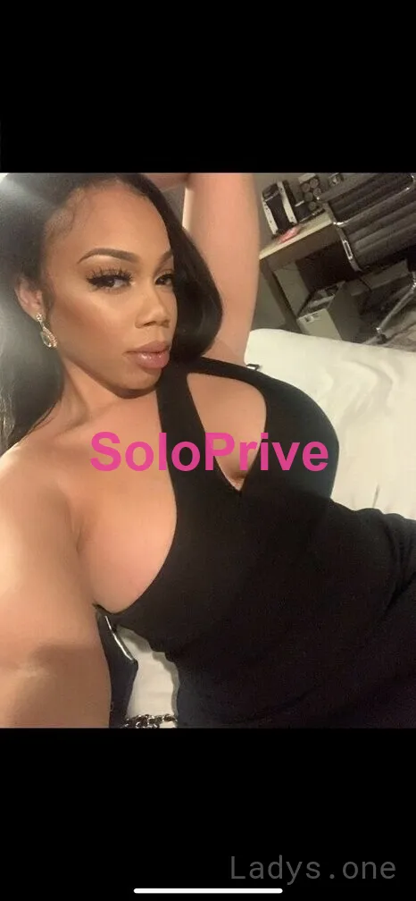 NICOLE BANKS