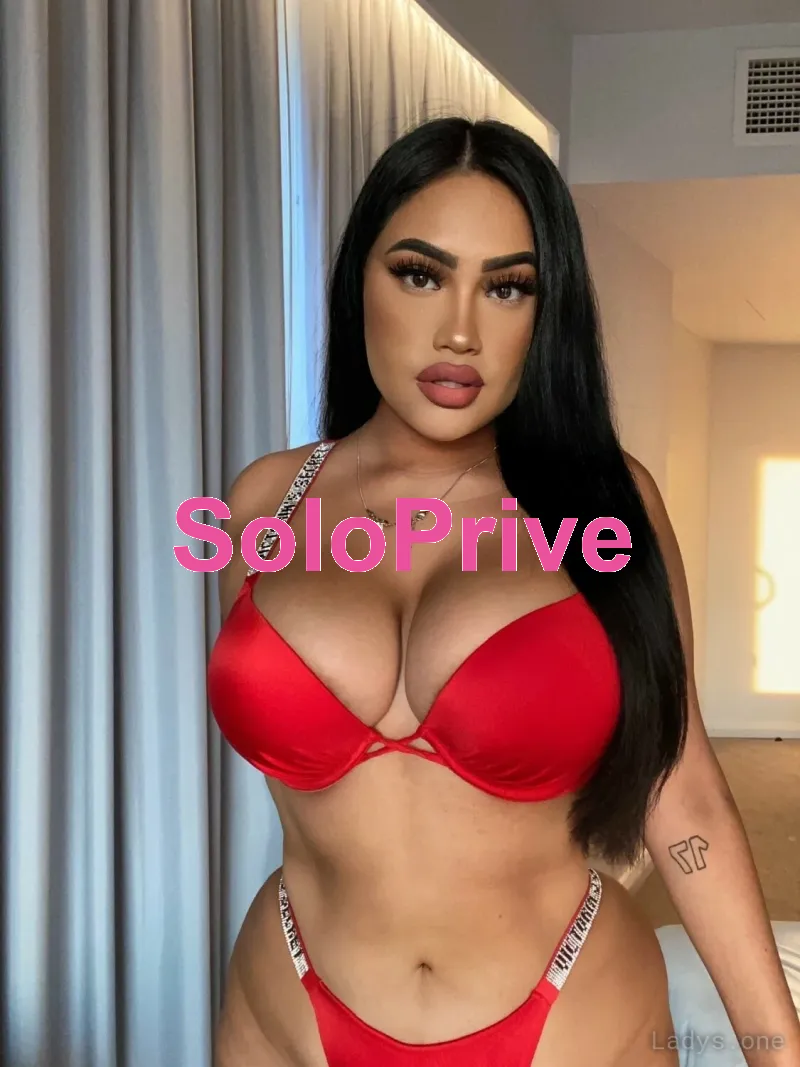 Valeria Hot Brunette