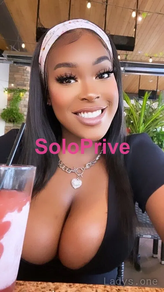BUSTY BOO