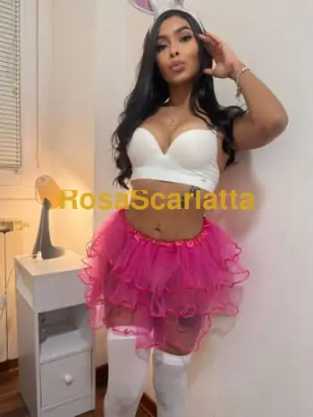 bambola modello bella patatina stretta e bagnata .. completissima pompino, figga, baccio, un po di tutto foto 100% realle