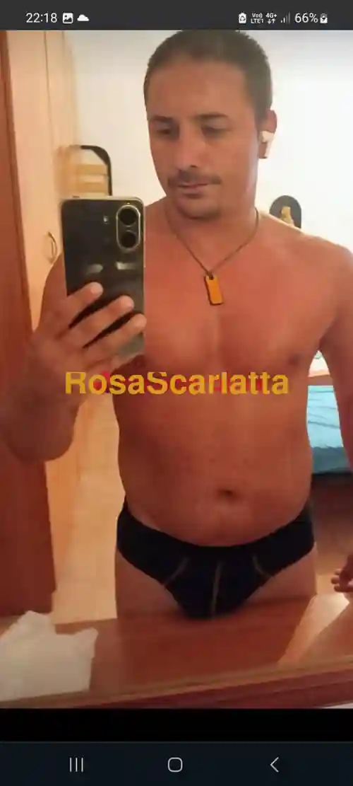 Foto 2 di Alex, gigolò a Locri