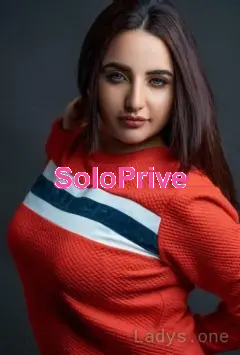 ACTRESS HAREEM SHAH