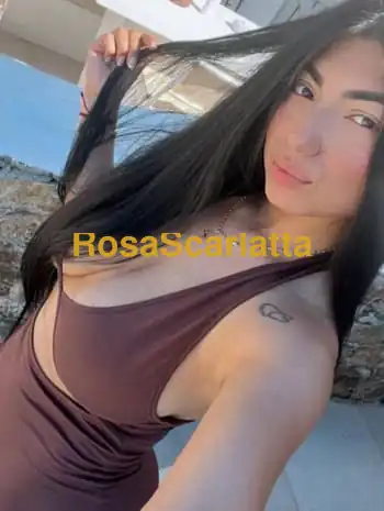 arrivatta bellisima ragazza tropo calda faccio di tutto
figga, pompino massagio di tutto
