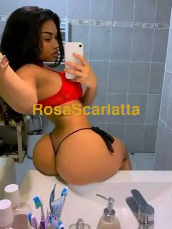 Curvy esplosiva e sexy
