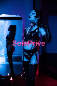 Domina Moir Div